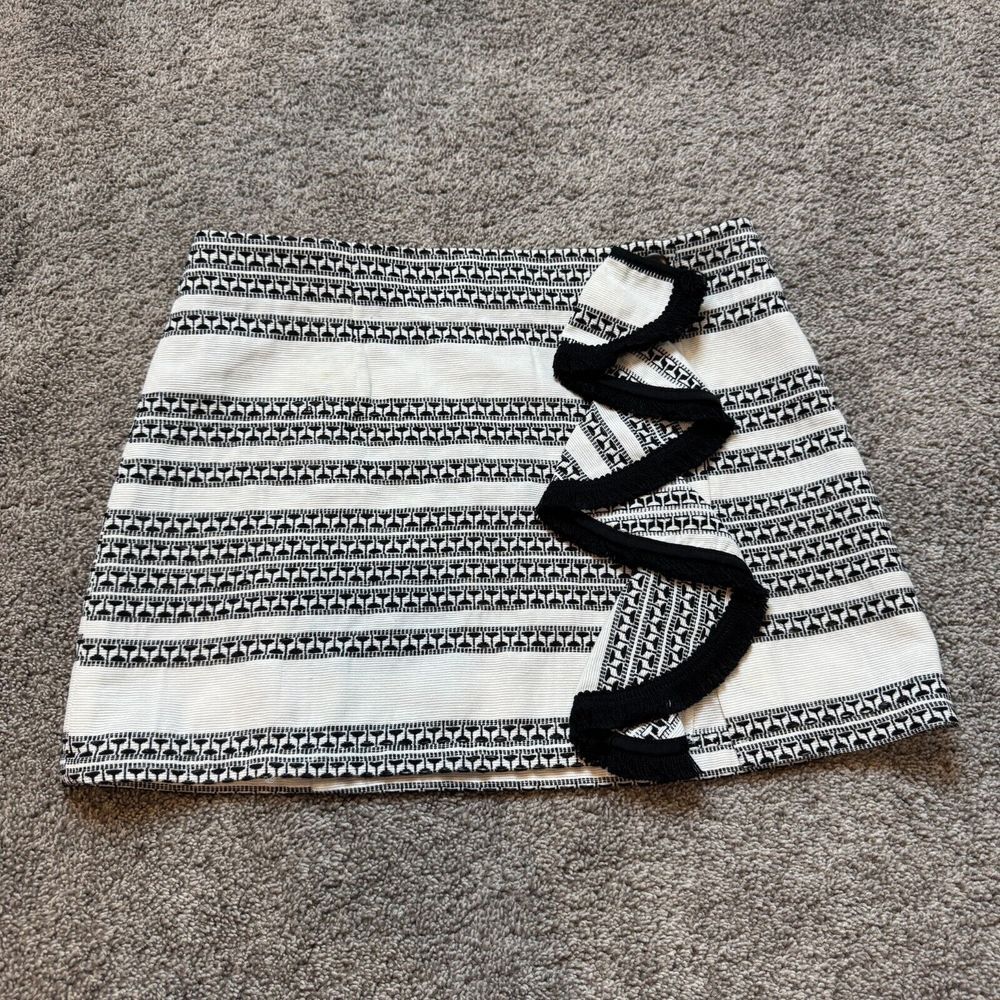 Nanette Lepore Vintage Ruffle Mini Skirt Sz 6 Black‎ White